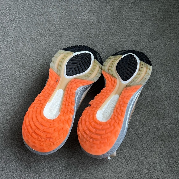 Gold Adidas Ultraboost 22 COLD.RDY 2.0 Running Shoes - Size 8 - Picture 9 of 12